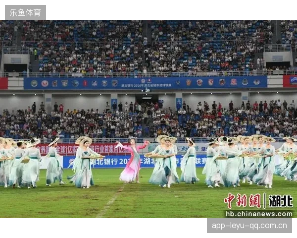 武汉三镇反压逼得对方泄露巨大空档：从赛场到商界的逆向思维